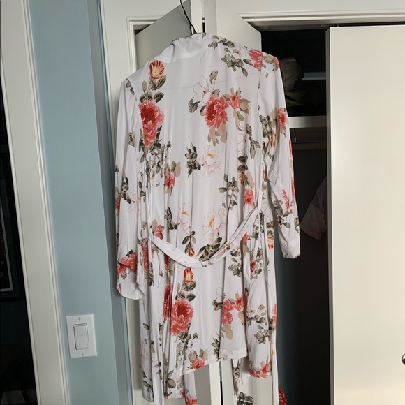 Wedding robe - Picture 3 of 3